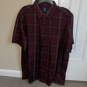 Men’s Short Sleeve Button Up - NEVER WORN!